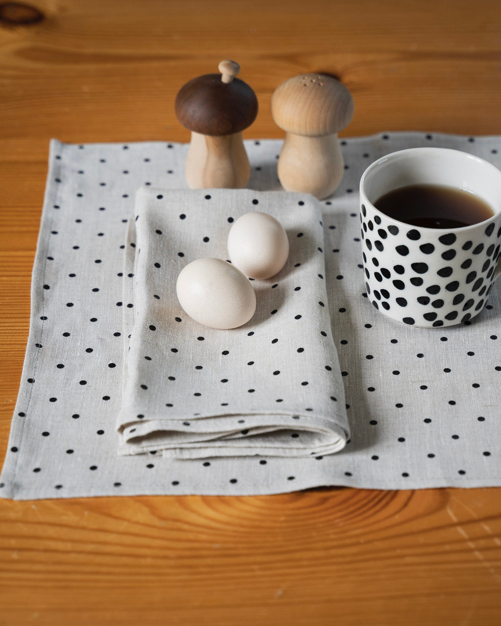 Placemat: Natural Dot
