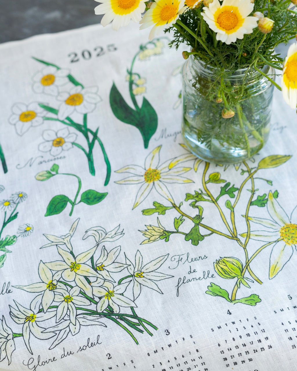 2025 Calendar Cloth: White Flowers