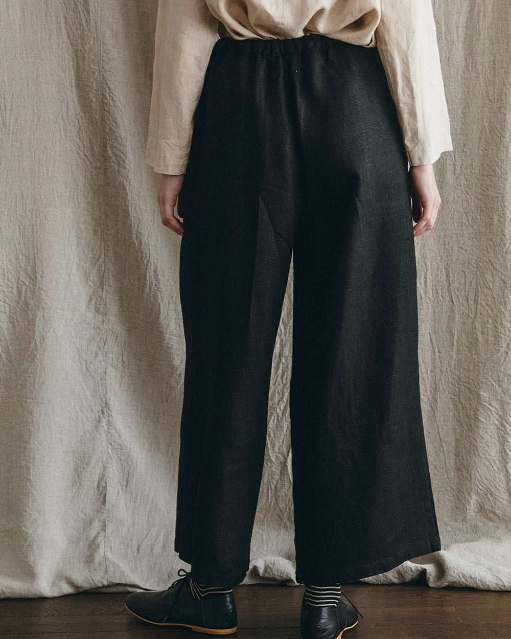 Alnis Pant: Black