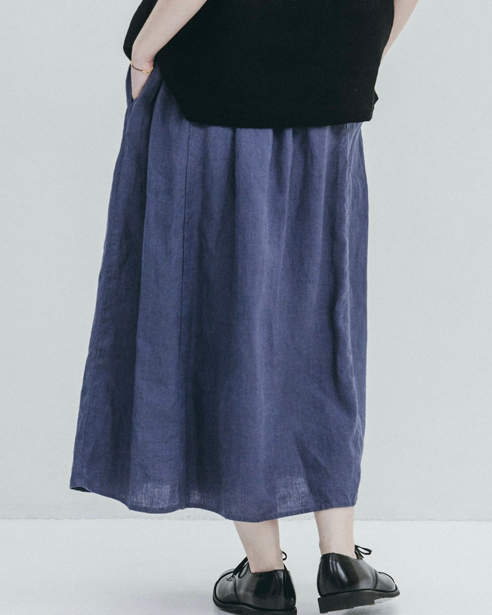Beth Skirt: Smoke Blue