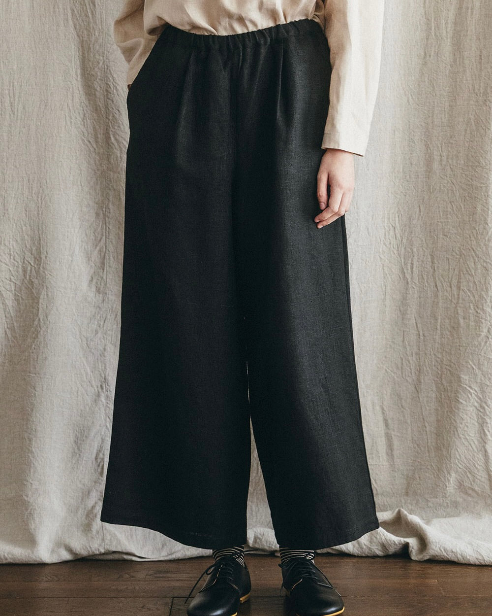 Alnis Pant: Black