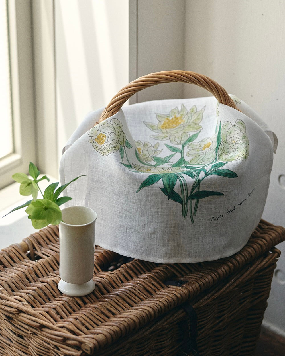Handkerchief-Isabelle Boinot: White Flowers