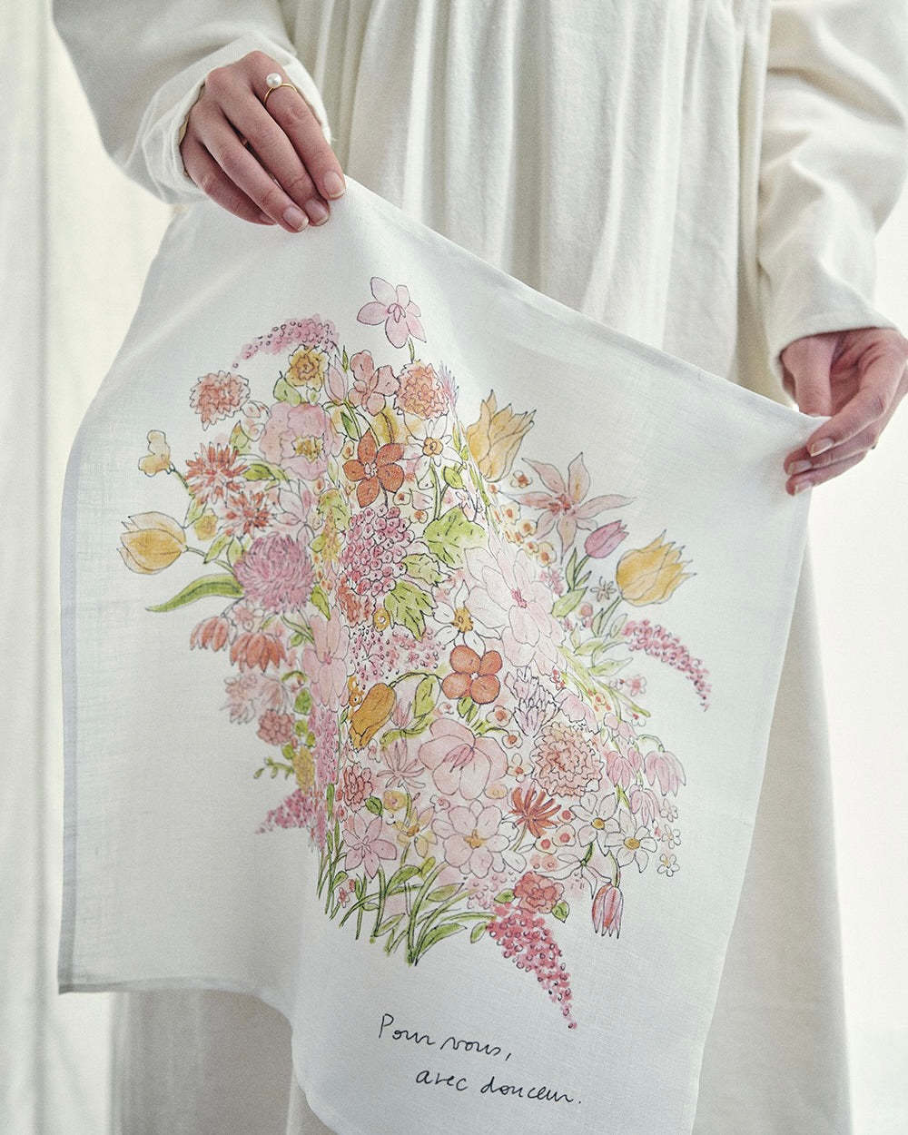 Handkerchief-Isabelle Boinot: Pink Bouquet