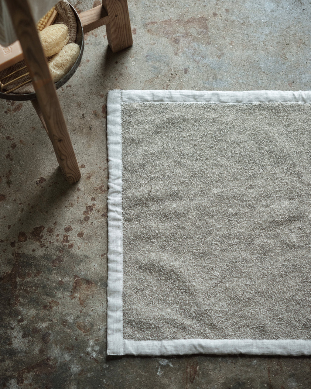 Linen Massage Bath Mat:Natural